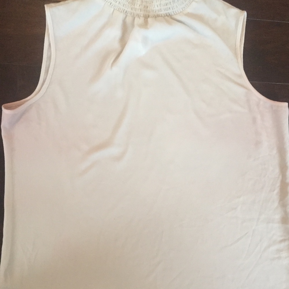Sleeveless blouse